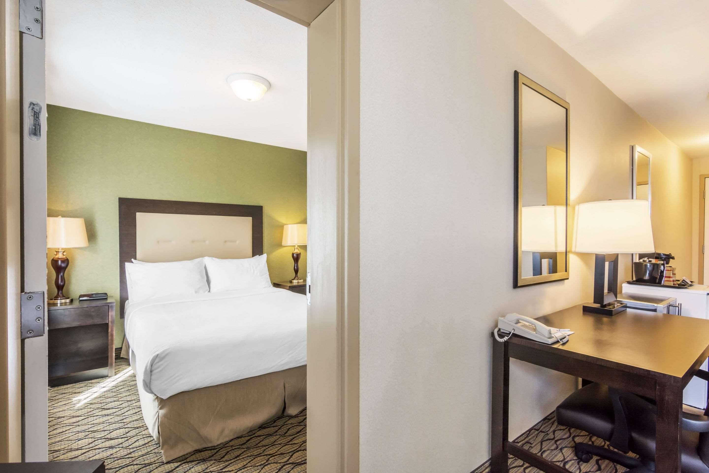 Clarion Hotel & Conference Centre Sherwood Park Εξωτερικό φωτογραφία